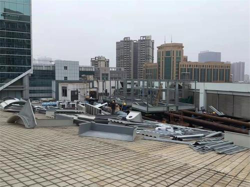 冷卻塔在中央空調(diào)設(shè)備中的作用(冷卻塔在中央空調(diào)中有什么作用)